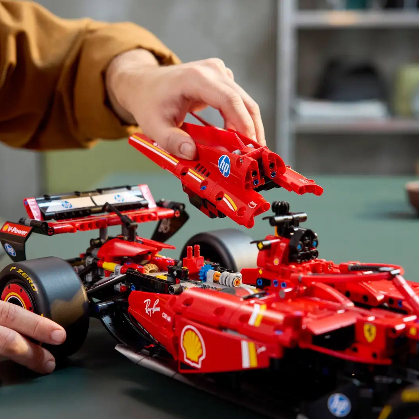 Ferrari SF24 Formule 1 (1361 pièces)