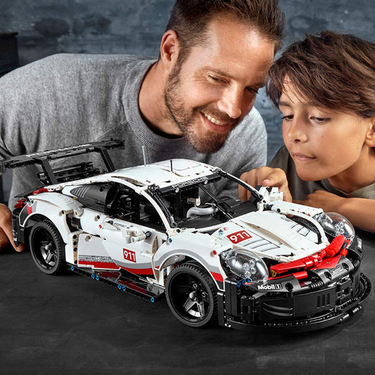Porsche 911 RSR (1580 pièces)